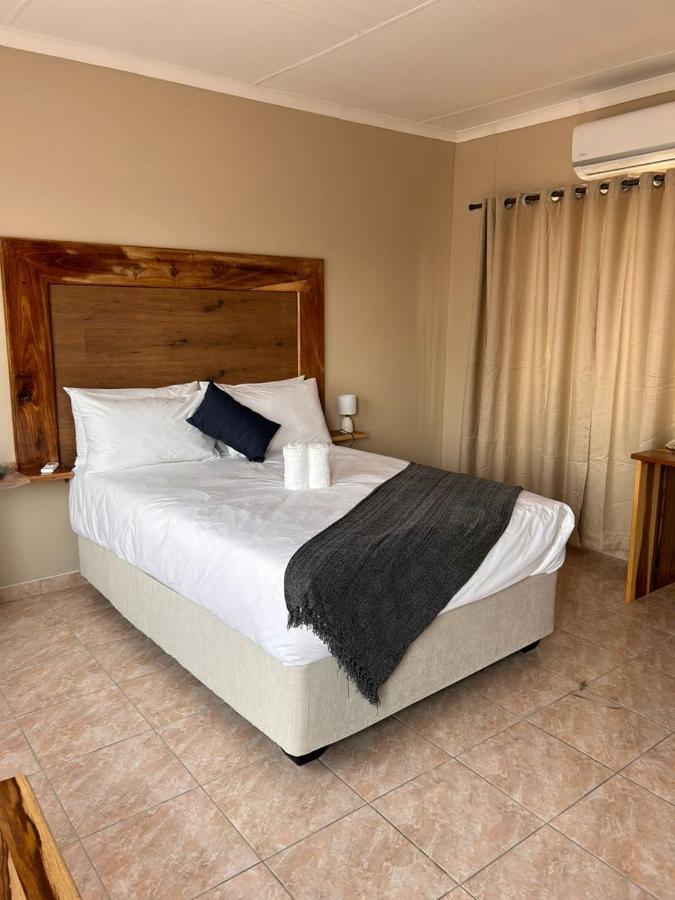 Hotel The Botanical Gardens Rundu Esterno foto